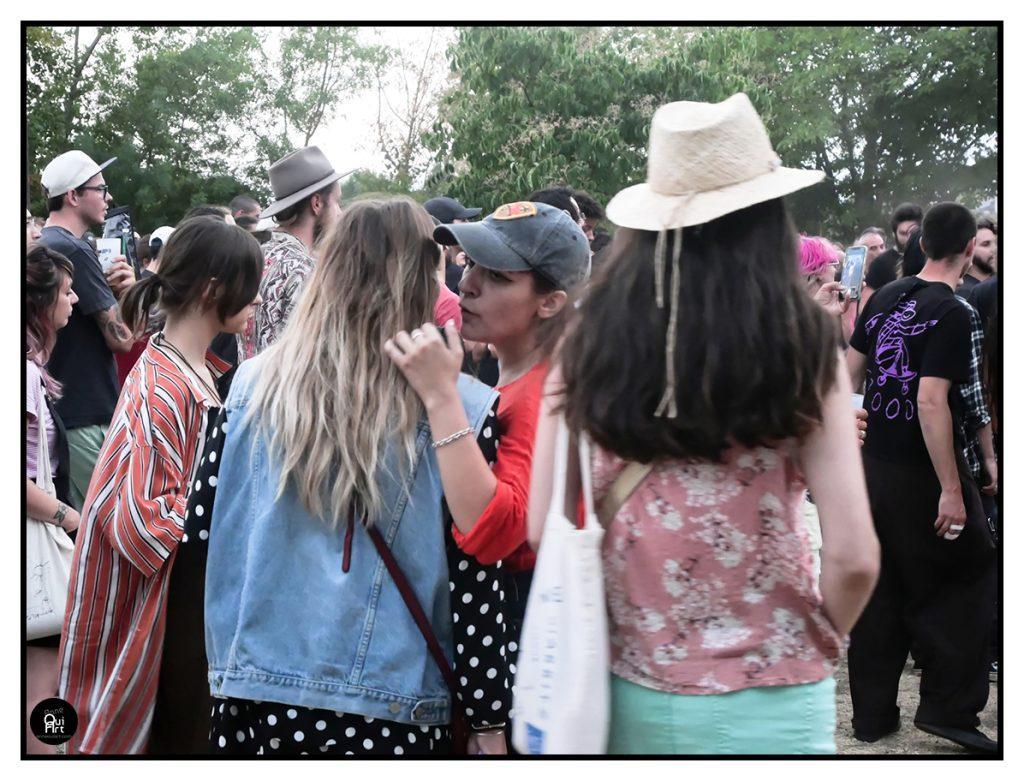 Musique Live -Anne Oui Art Photographie en couleur de personnes en festival musical en plein air