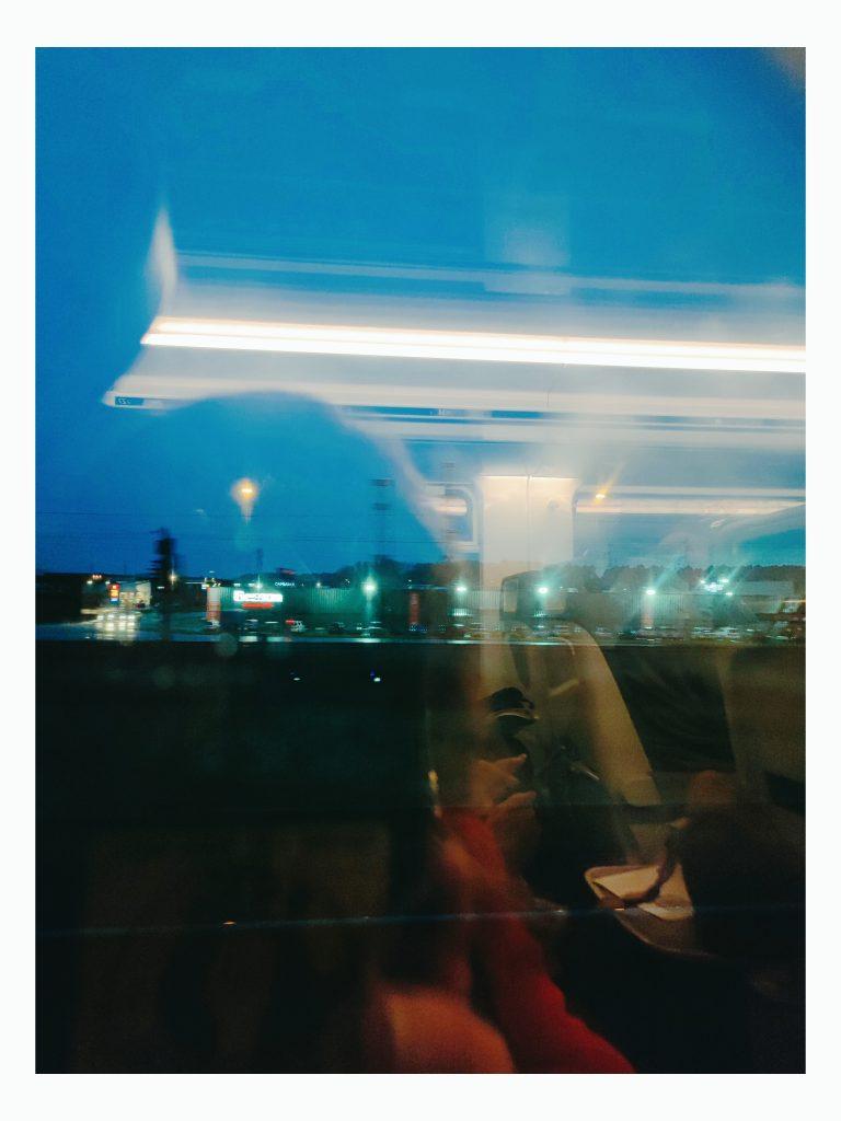 Autoportrait Centre commercial Cap Saran de nuit pendant que la ville dort