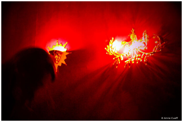 silhouette dans une salle de cinema ancien à Bordeaux